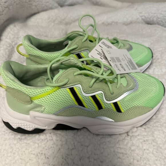 Green adidas Osweego Men’s size 7 - Picture 2 of 3